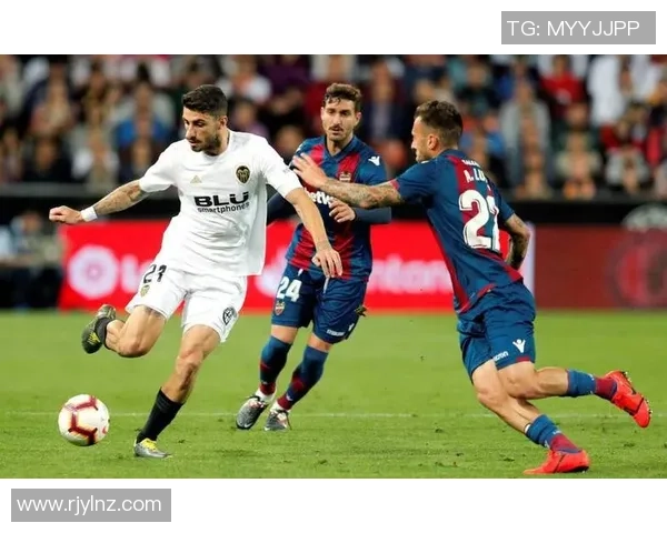 巴萨与塞维利亚激战正酣精彩对决回顾与分析 巴萨与塞维利亚激战正酣精彩对决回顾与分析